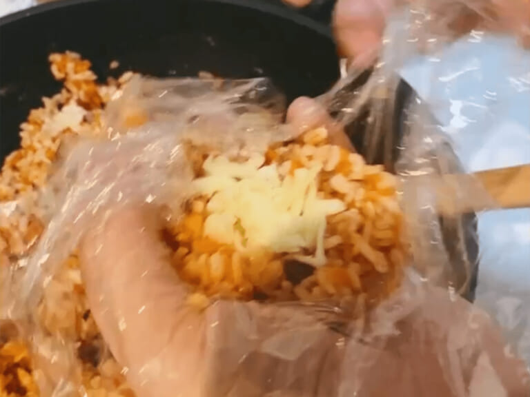 Rice圓可樂餅・佐茄汁肉醬｜德國百靈Braun手持食物調理棒 步驟4