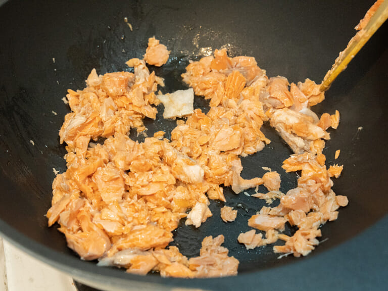 手作鮭魚飯鬆｜紐西蘭庫克山冰河帝王鮭 步驟6