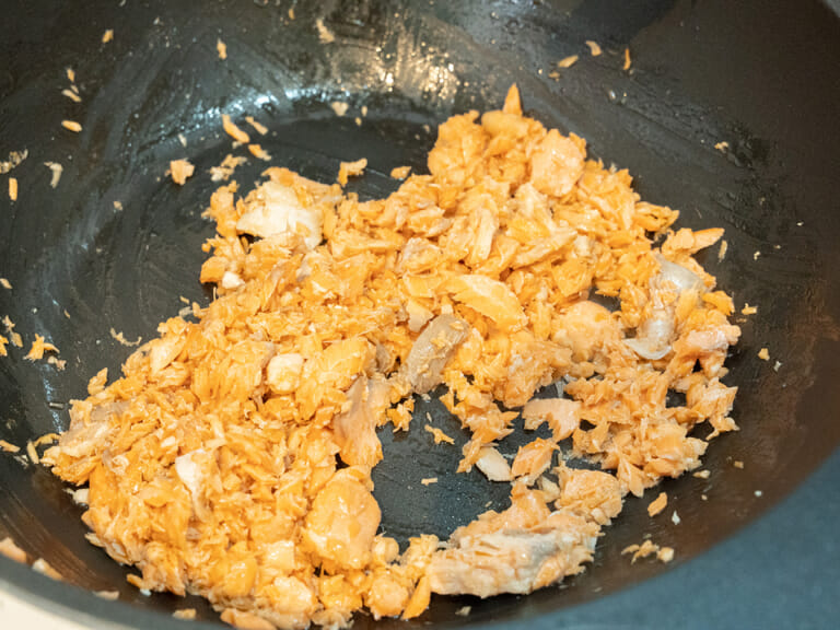 手作鮭魚飯鬆｜紐西蘭庫克山冰河帝王鮭 步驟7