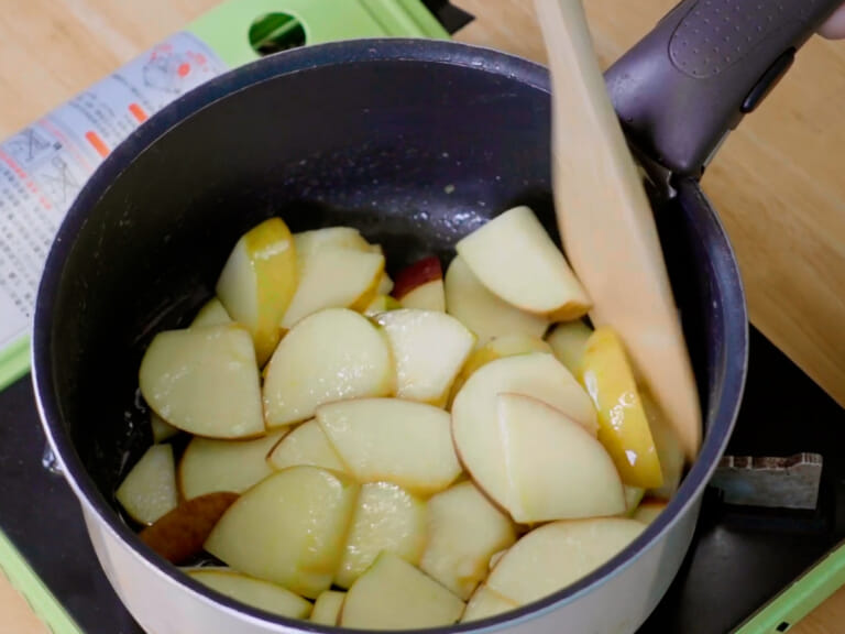 法國鄉間傳統經典美食，Far Breton蘋果布列塔尼蛋糕做法 步驟2