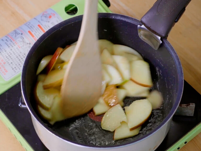 法國鄉間傳統經典美食，Far Breton蘋果布列塔尼蛋糕做法 步驟3