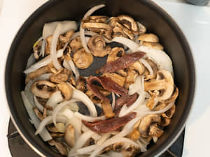 鯷魚蘑菇湯｜鯷魚罐頭的妙用