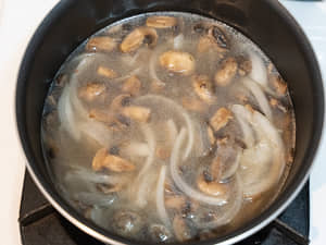 鯷魚蘑菇湯｜鯷魚罐頭的妙用