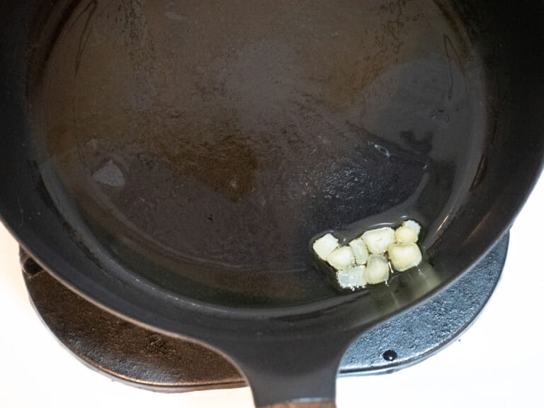 Carbonara風起司培根烏龍蛋麵｜草上奔放牧蛋 步驟2
