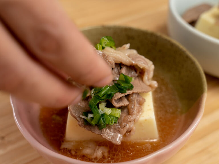 大阪名物，肉豆腐（肉すい）｜桂冠芙蓉豆腐 步驟6