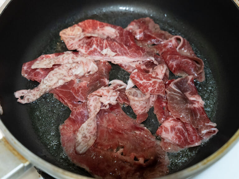 奶油醬燒炒牛肉馬鈴薯 步驟3