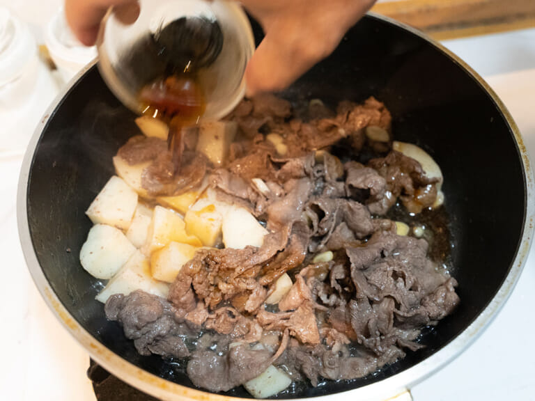 奶油醬燒炒牛肉馬鈴薯 步驟5