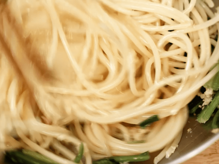 低GI料理｜冷燻鮭魚橄欖油義大利麵 步驟2