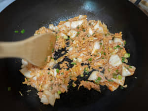 鮪魚泡菜蛋炒飯