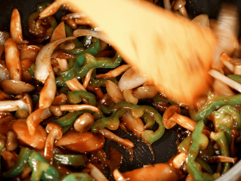 番茄醬炒野菜｜便當菜提案 步驟3