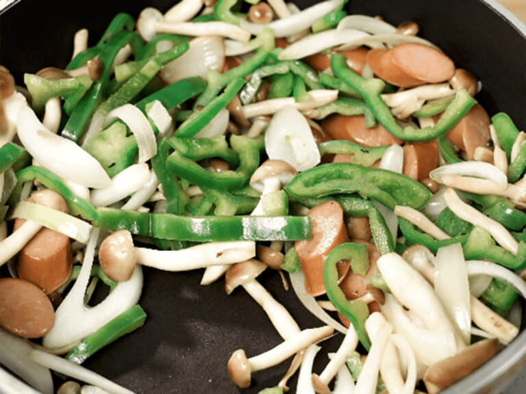 番茄醬炒野菜｜便當菜提案 步驟2