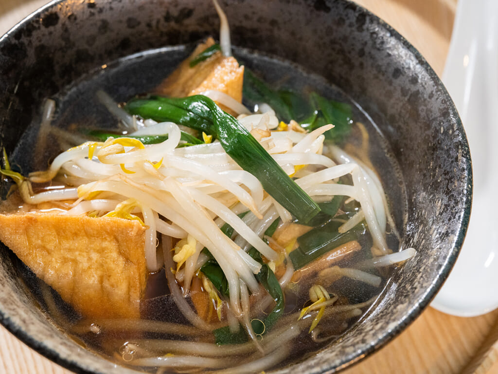 油豆腐豆芽雞湯