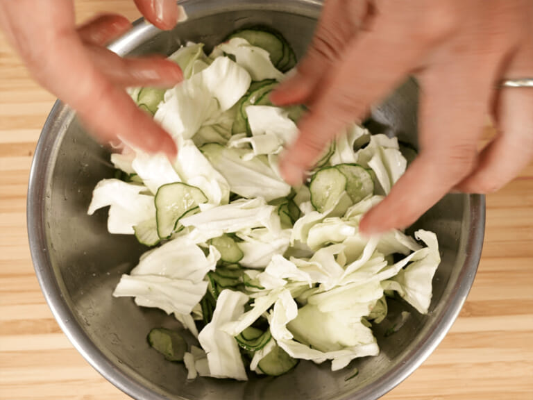 常備菜｜鹽昆布麻油涼拌小菜 步驟3