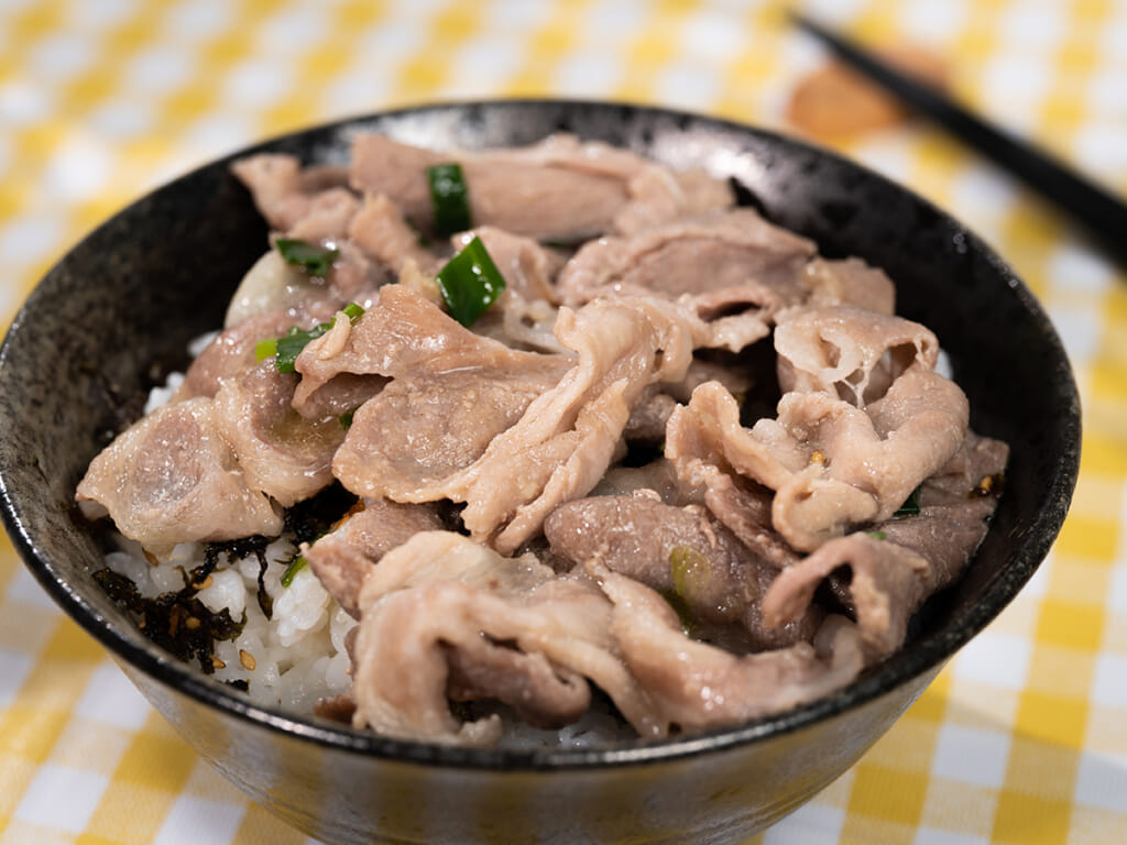 鹽燒豬肉丼，10分鐘速成晚餐！