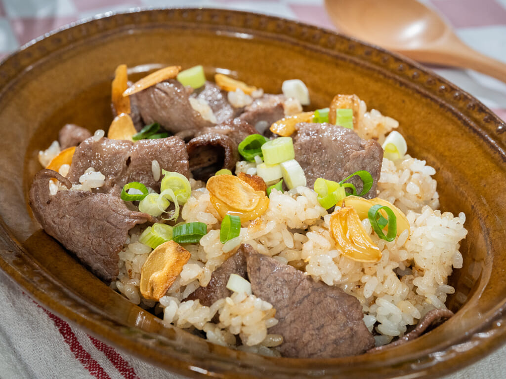 鐵板牛肉大蒜炒飯