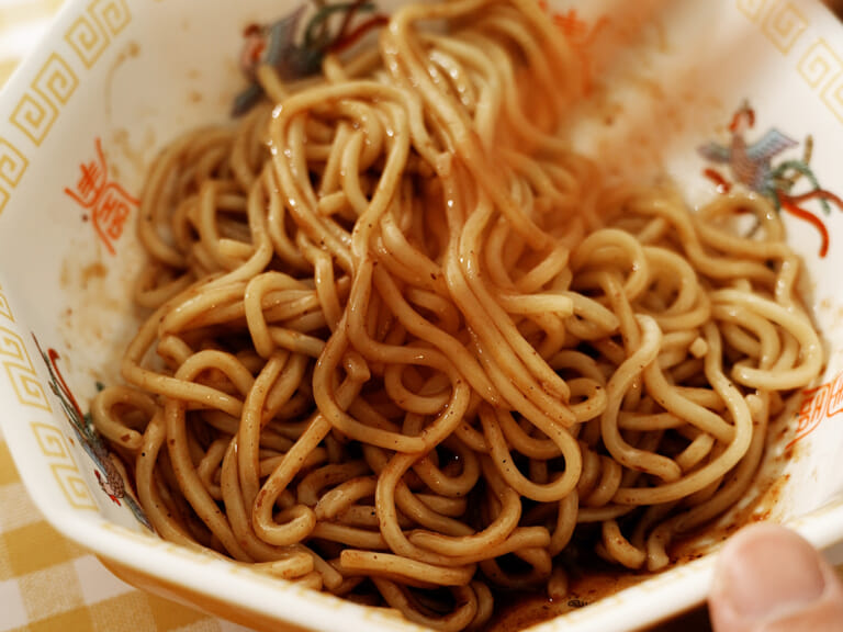 麻辣乾拌麵 步驟2