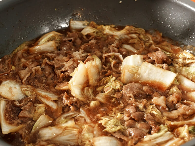 燒肉醬炒白菜豬 步驟2