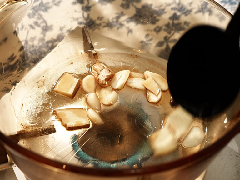 剝皮辣椒雞白湯 步驟2