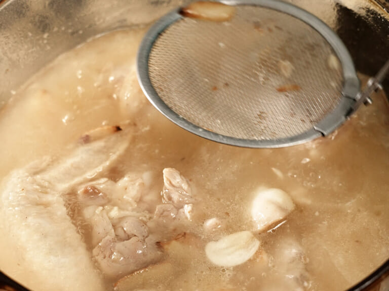剝皮辣椒雞白湯 步驟4