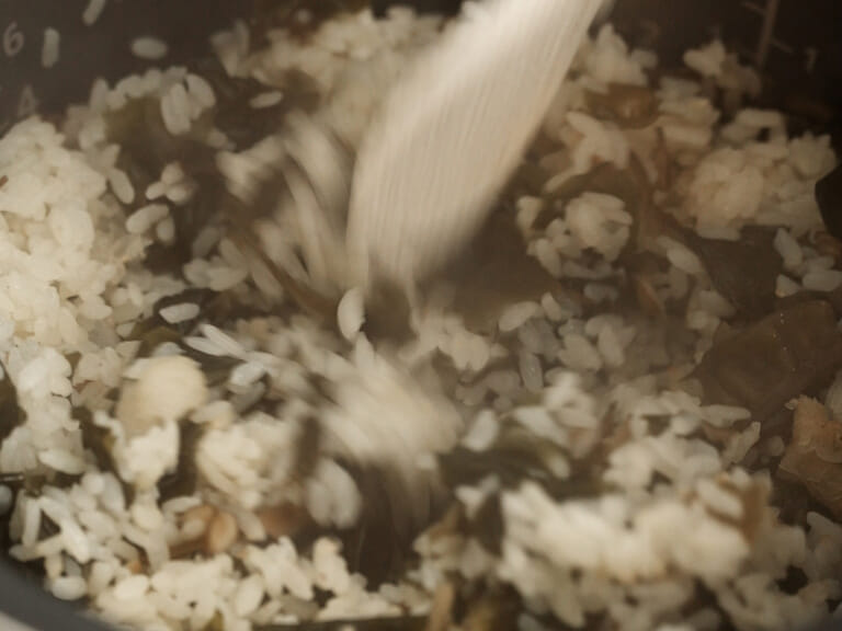 鹽麴海帶炊飯 步驟2