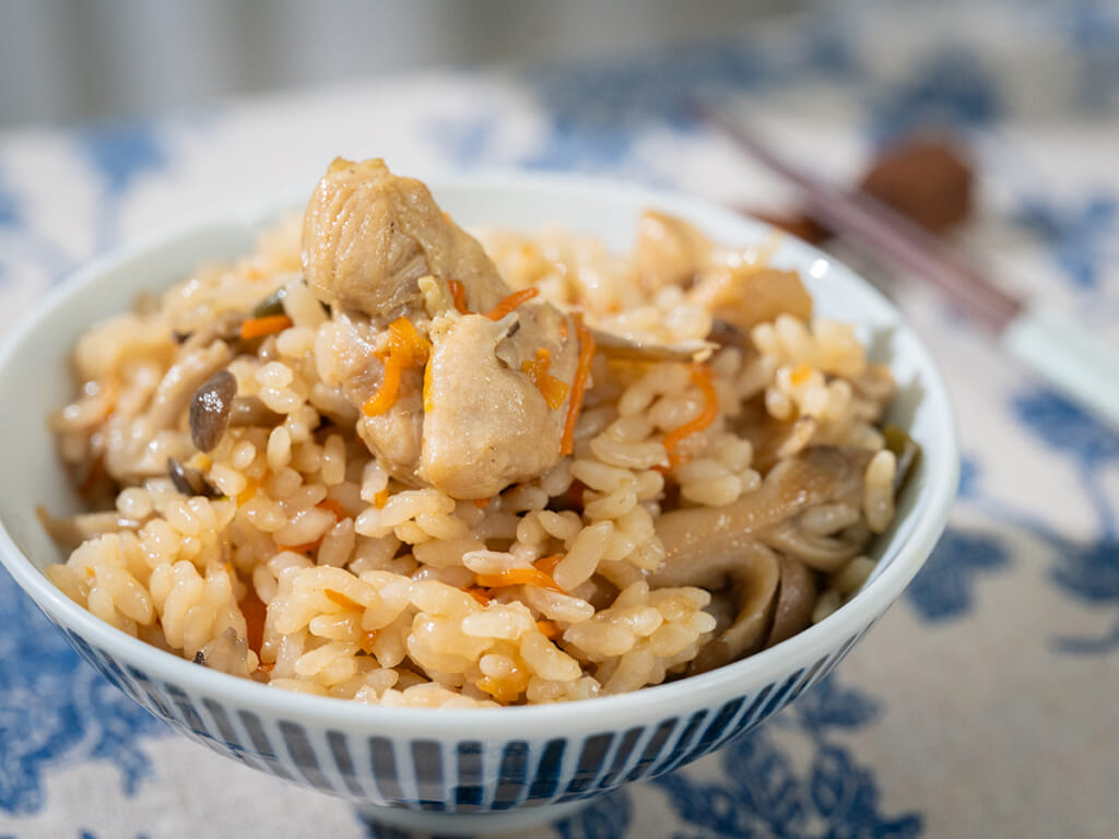 剝皮辣椒五目炊飯