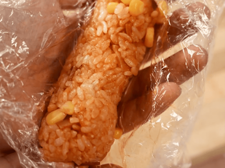 玉子燒鍋做歐姆蛋包飯 步驟3