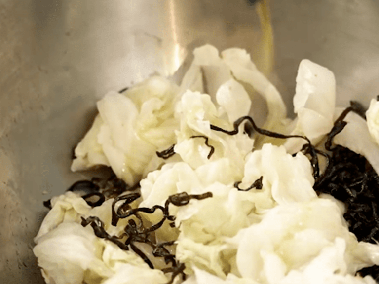 鹽昆布燙拌高麗菜 步驟3
