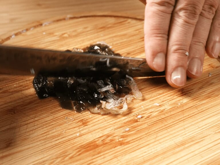 【寶寶副食品】吻仔魚海帶粥 步驟2