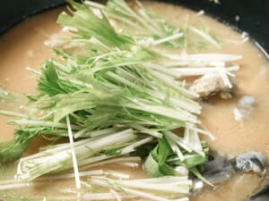 魚頭水菜味噌湯