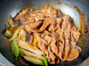 關西風的壽喜燒，日本叔叔教我和牛必須這樣吃！