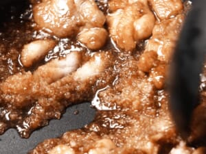 蘿蔔泥燉煮雞，清爽與濃郁並存