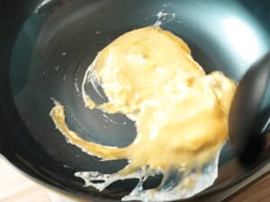 這樣做不會糊？粒粒分明海鮮炒飯