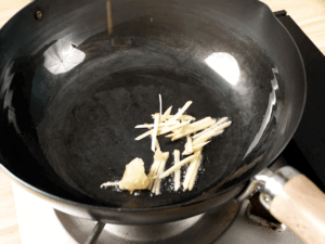 奶油高湯蛤蠣義大利麵