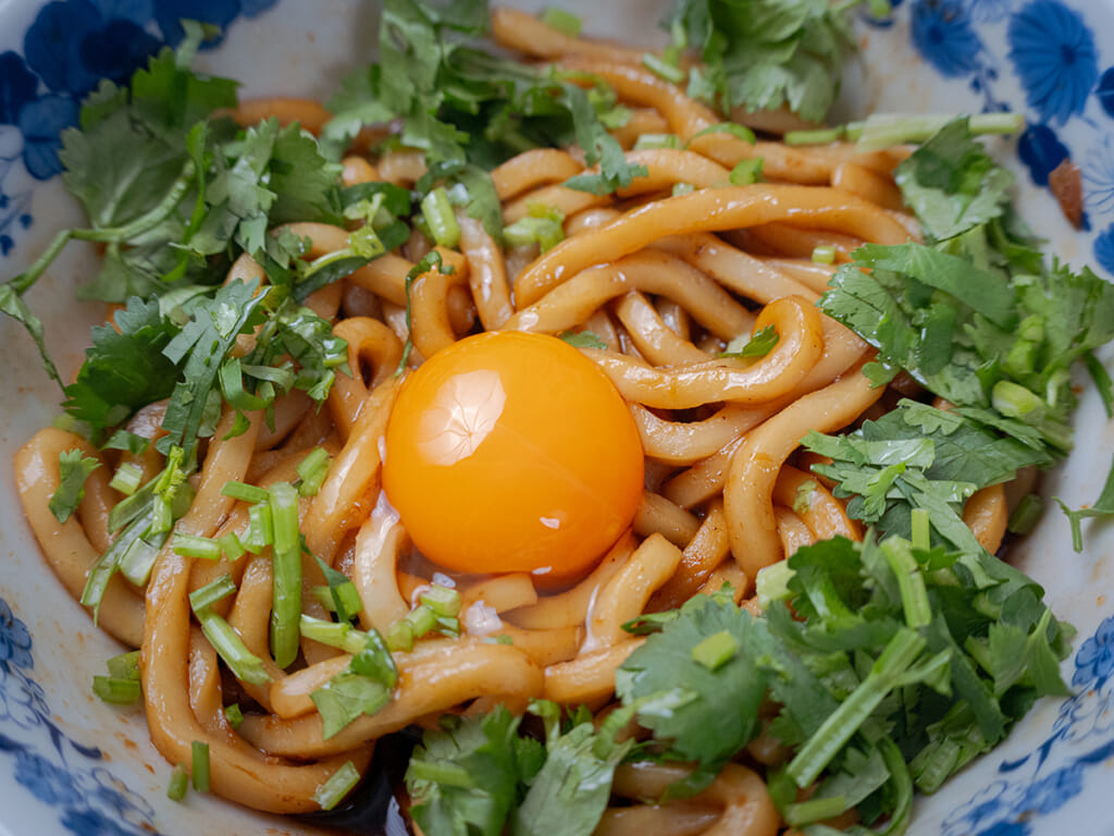 免開火，香菜高湯油拌麵
