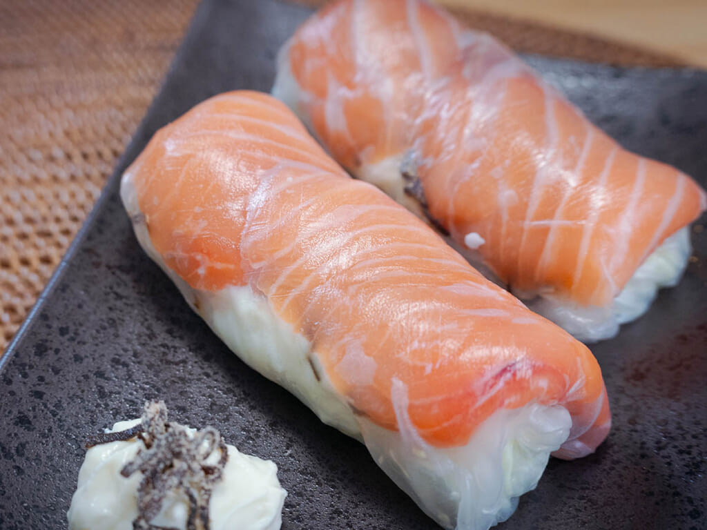 高蛋白質，鮭魚乳酪鹽昆布生春捲