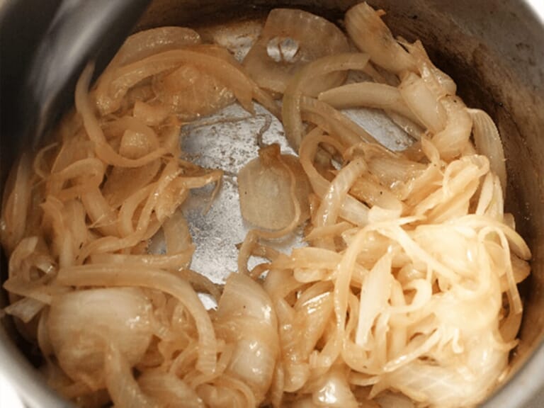 只用鹽巴也能做好喝玉米濃湯，不需高湯，充滿食材鮮甜！ 步驟1