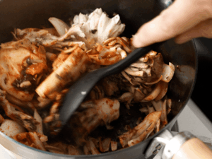 茄汁鯖魚馬鈴薯豆腐鍋，簡直太下飯！