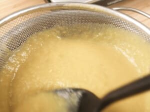 只用鹽巴也能做好喝玉米濃湯，不需高湯，充滿食材鮮甜！