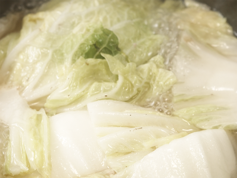 柚子胡椒雞肉丸白菜湯 步驟7